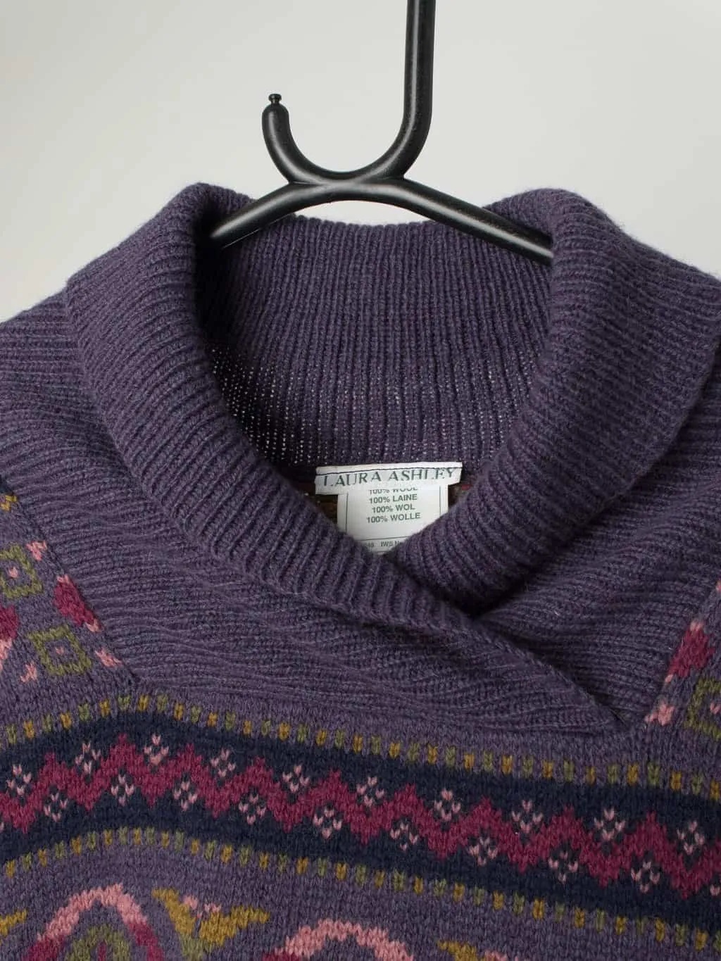 Vintage Laura Ashley wool knitted jumper in purple with geometric design – Medium